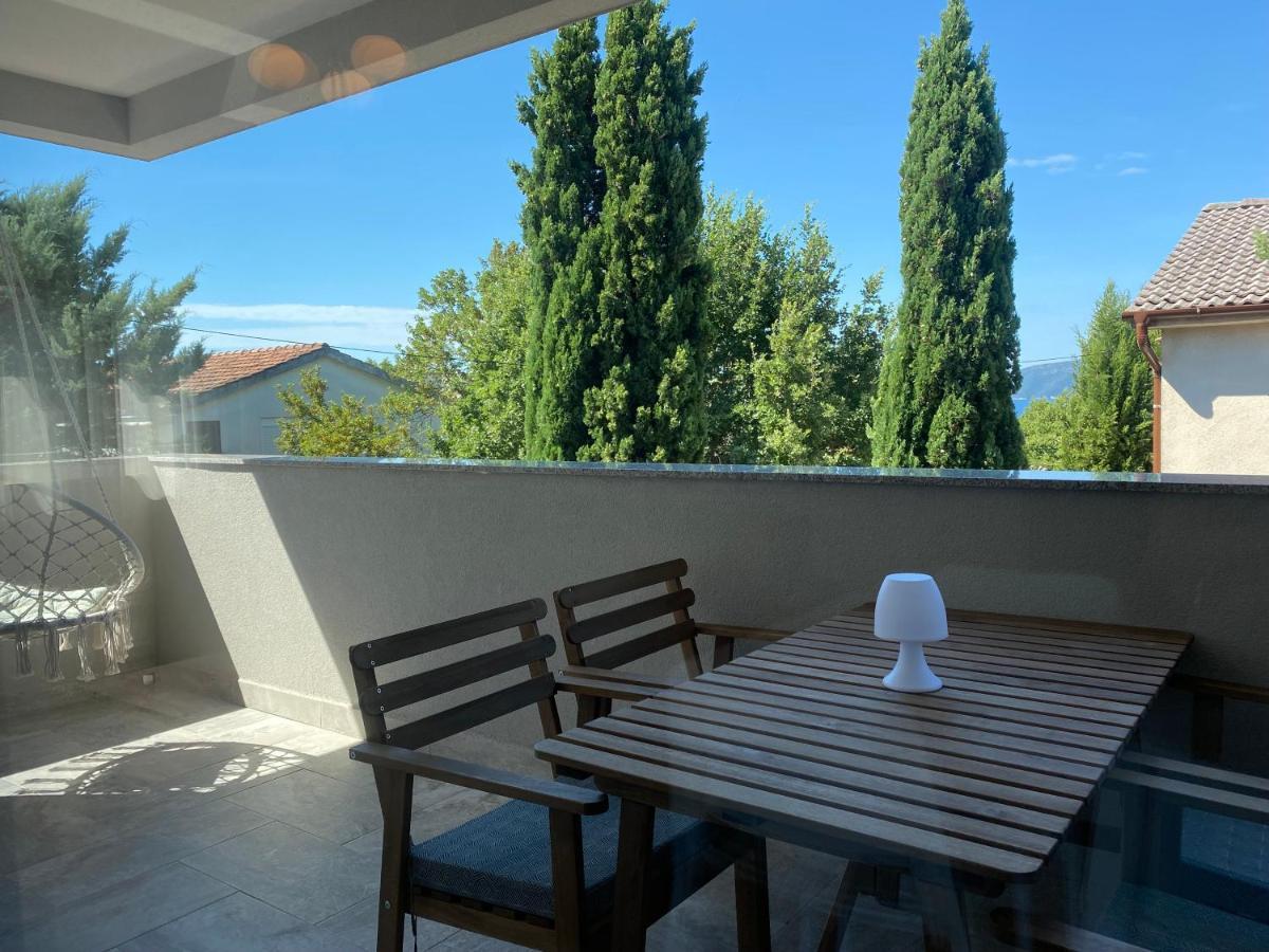 M Plus Residence Pinezići Exteriör bild